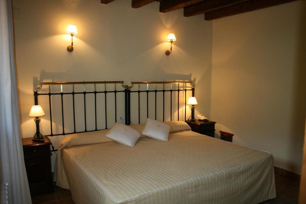 Hotel Posada Molino Del Cubo San Esteban Del Valle Стая снимка